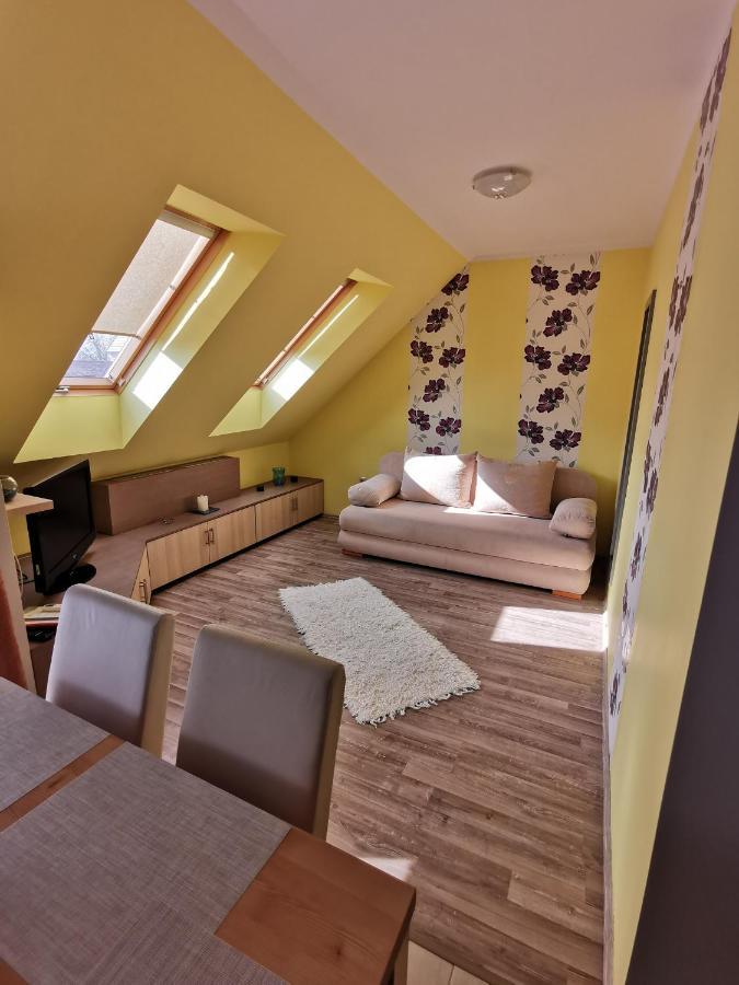Szabo Apartman Sárvár Екстериор снимка
