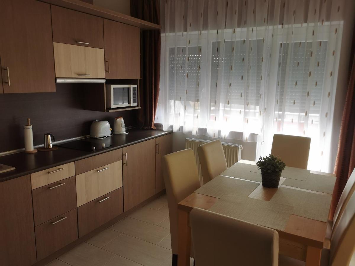Szabo Apartman Sárvár Екстериор снимка