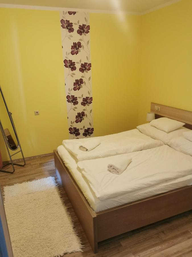 Szabo Apartman Sárvár Екстериор снимка